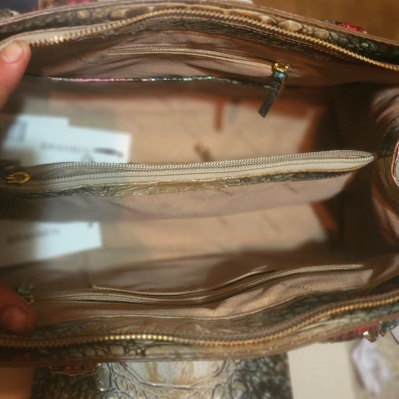 Brahmin komodo small finley and matching wallet . - Picture 2 of 10